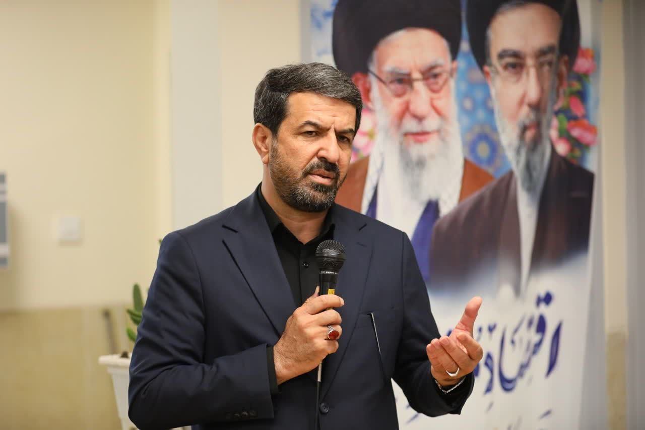 بازدید استاندار همدان از کارخانه خوراک دام و طیور نهاوند