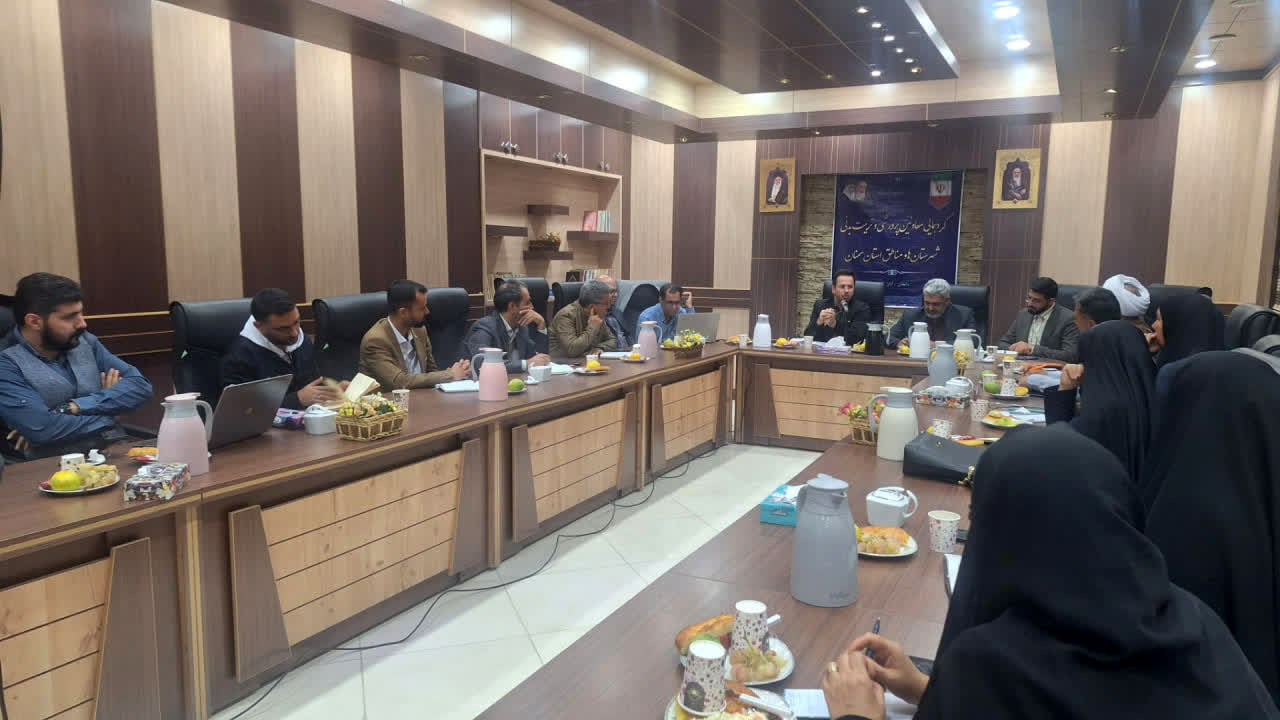 خلوت کردن میز کار مدارس با نقش‌پذیری دانش‌آموز باید هنر سازمان در مناطق باشد