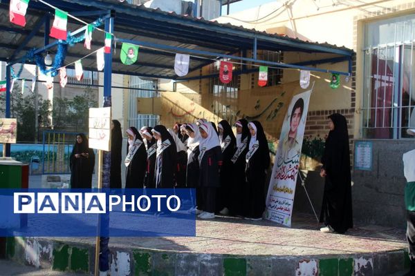 اجتماع استکبار ستیزی و رویداد پلاکاردنویسی دانش‌آموزان سمنان