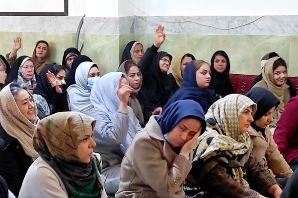 جلسه آموزش خانواده در رباط‌کریم