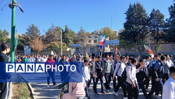 برگزاری راهپیمایی ۱۳ آبان ماه در تویسرکان