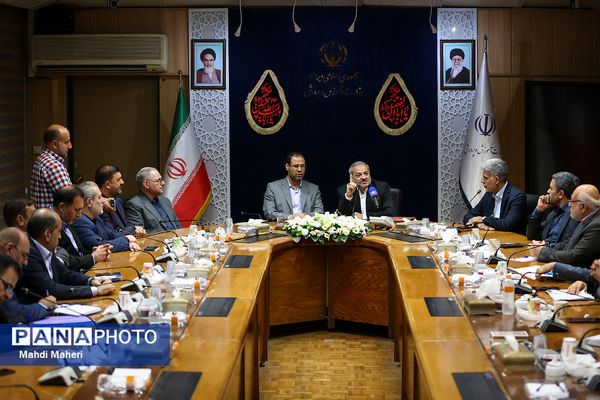 اولین نشست صمیمی وزیر آموزش و پرورش دولت چهاردهم با اعضای شورای معاونان