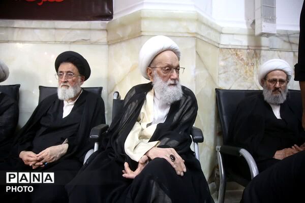 مراسم بزرگداشت قائد شهید امت در حرم حضرت معصومه(س)
