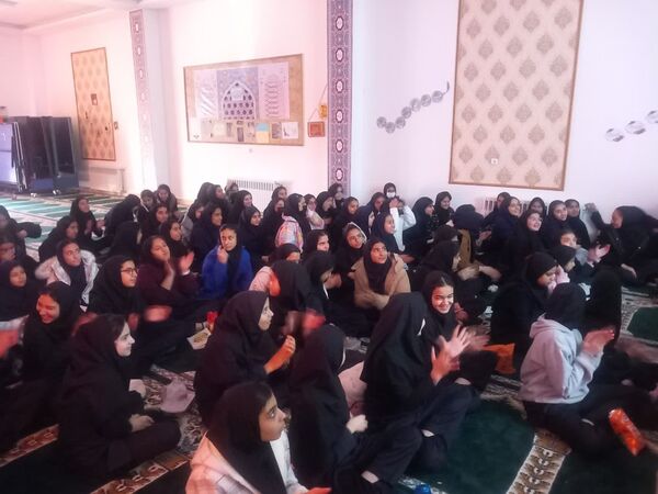 مراسم اکران فیلم در دبیرستان فرهنگ مرحوم فخرایی