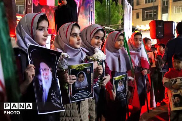 گرامیداشت چهلمین روز شهادت رهبر شهید و دانش‌آموزان میناب در باقرشهر 