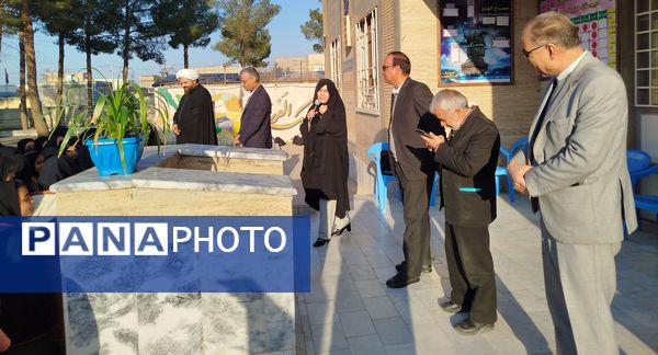 بازدید نماینده مجلس شورای اسلامی منطقه ترشیز از دبیرستان حضرت معصومه (س) شهرستان خلیل‌آباد