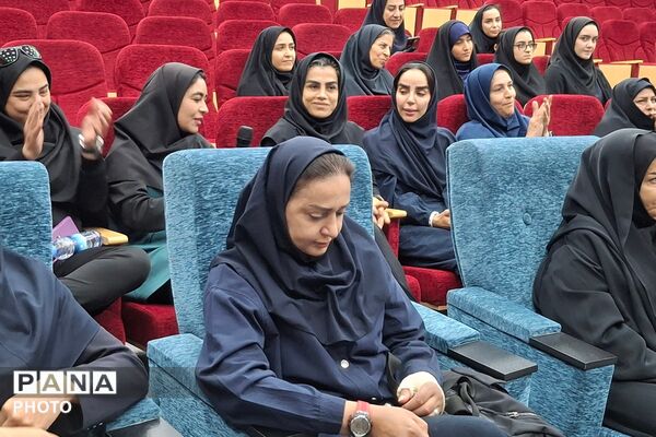گردهمایی دبیران و آموزگاران تربیت بدنی در کانون فرهنگی تربیتی امام خمینی (ره) به مناسبت هفته تربیت بدنی و ورزش 