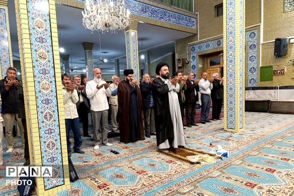  آیین عید قربان با حضور نمازگزاران در مسجد علی‌ابن‌ابی‌طالب(ع) رودهن