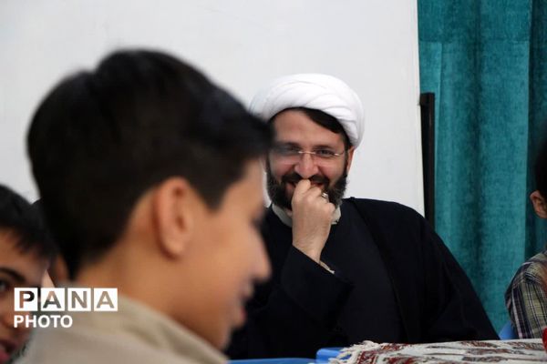 برگزاری جلسه سفیران کتاب یزد با نویسنده کتاب «فرمانده سری»