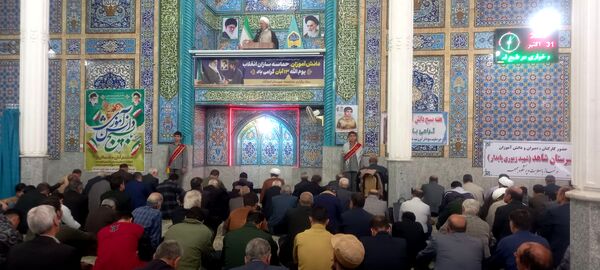 حضور دانش‌آموزان دبیرستان شاهد شهید زیوری پایدار در نماز جمعه اسدآباد 