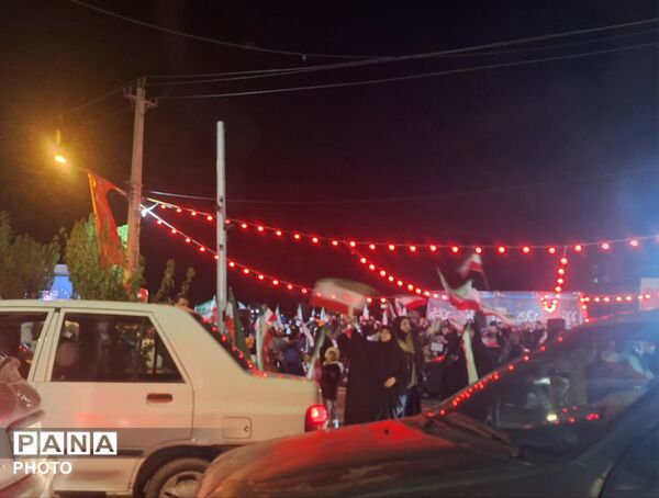 حضور دشمن‌شکن اهالی کرج در تجمع شب چهل و پنجم