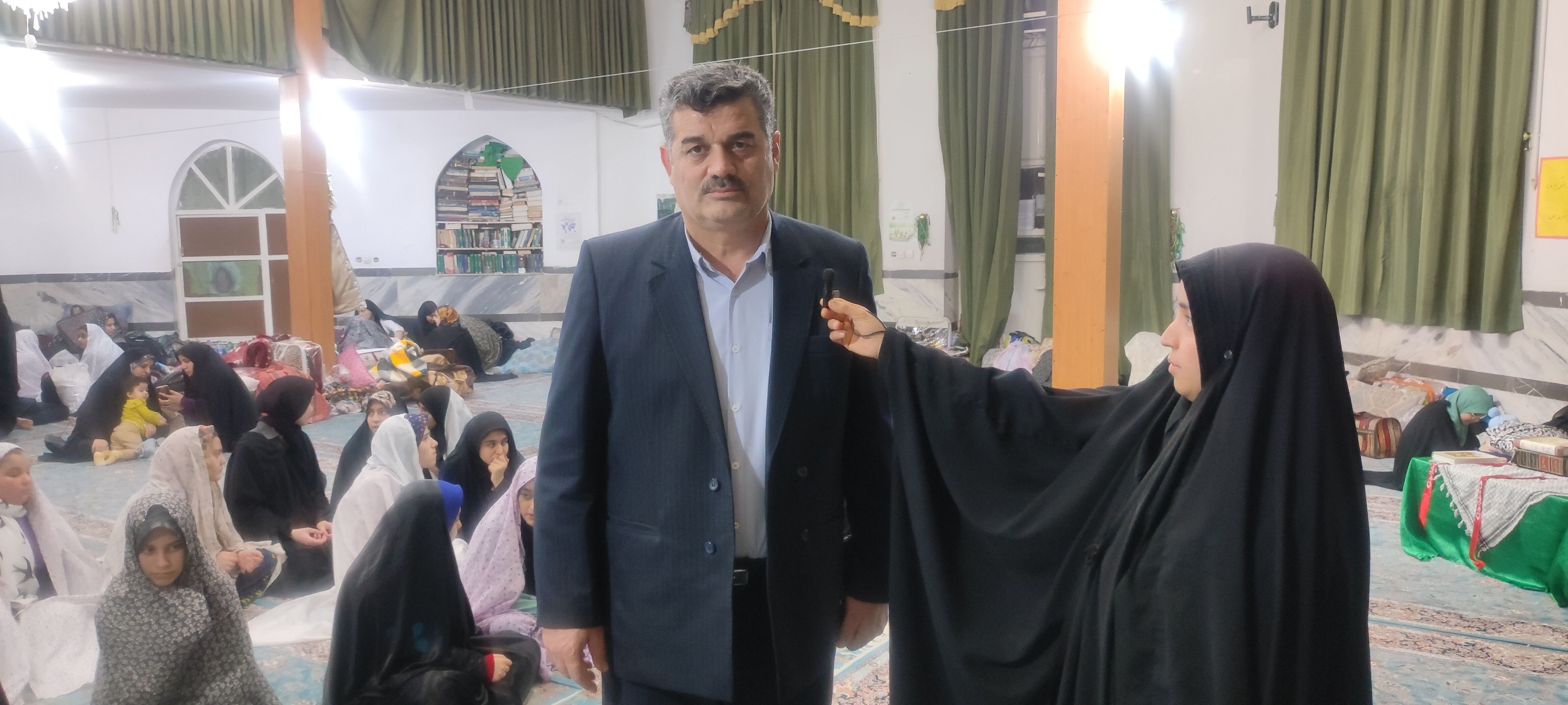 حضور ۷۲ دانش‌آموز دختر معتکف به نیت ۷۲ شهید کربلا در مسجد باب الحوائج شیروان