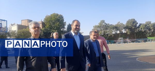 زنگ مهر در دبیرستان شاهد ابوذر غفاری نیشابور به صدا در آمد 