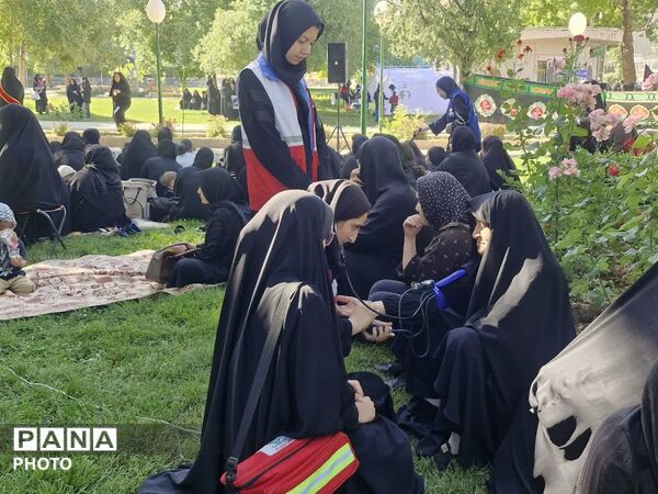 سرخ پوشان هلال در شیرخوارگان حسینی 