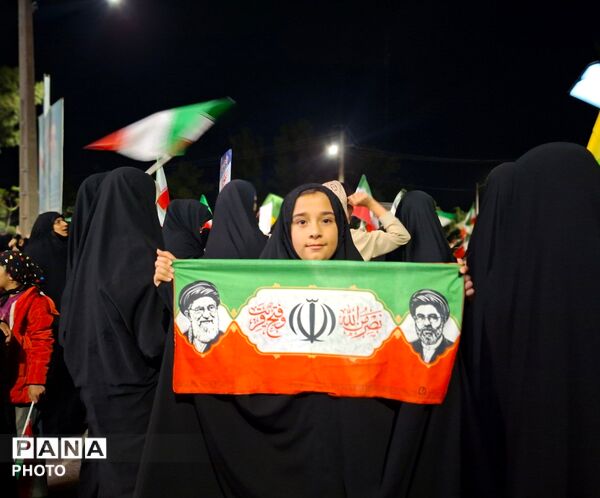 شامگاه دوازده فروردین؛شبی که طنین قدم های مردم رشتخوار،شهر را بیدار کرد