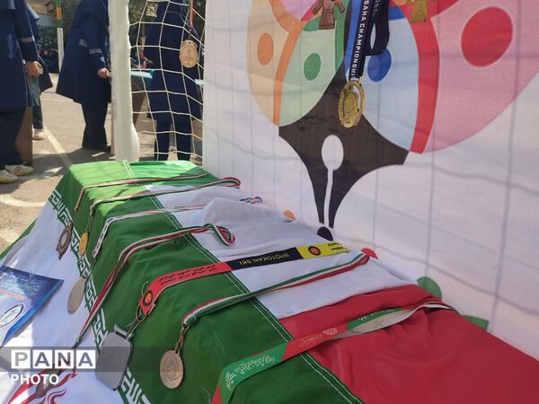 درخشش استعدادهای ورزشی دانش‌آموزان در المپیاد ورزشی دبیرستان دکتر جوادی
