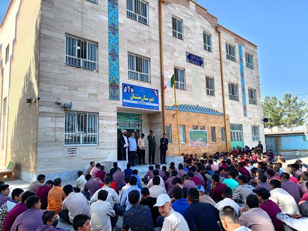 روایتی از دفاع مقدس در دل دبیرستان میثاق کاشمر