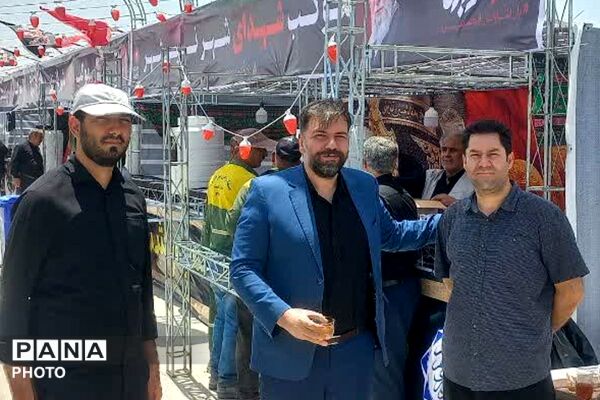 جلوه‌ای از  همبستگی و خدمت در وداع رهبر شهید  امت اسلام در بهارستان دو