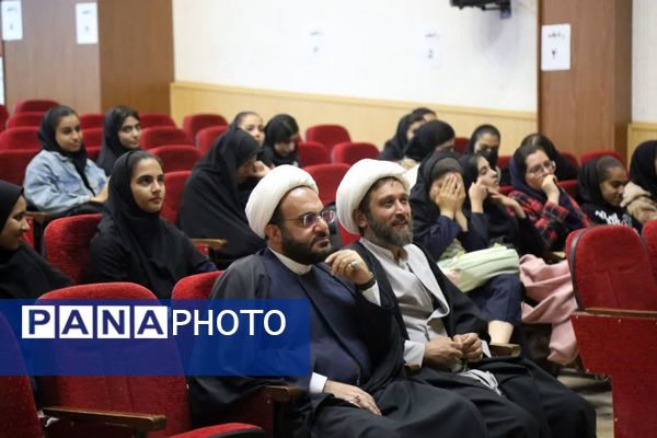 سلسله نشست‌های تبیینی «آب و سراب» در شهرستان فارسان