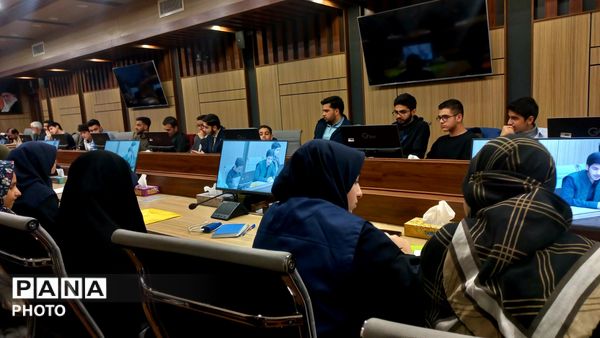 نشست مدیرکل آموزش و پرورش تهران با محوریت ارتقای فعالیت‌های فرهنگی 