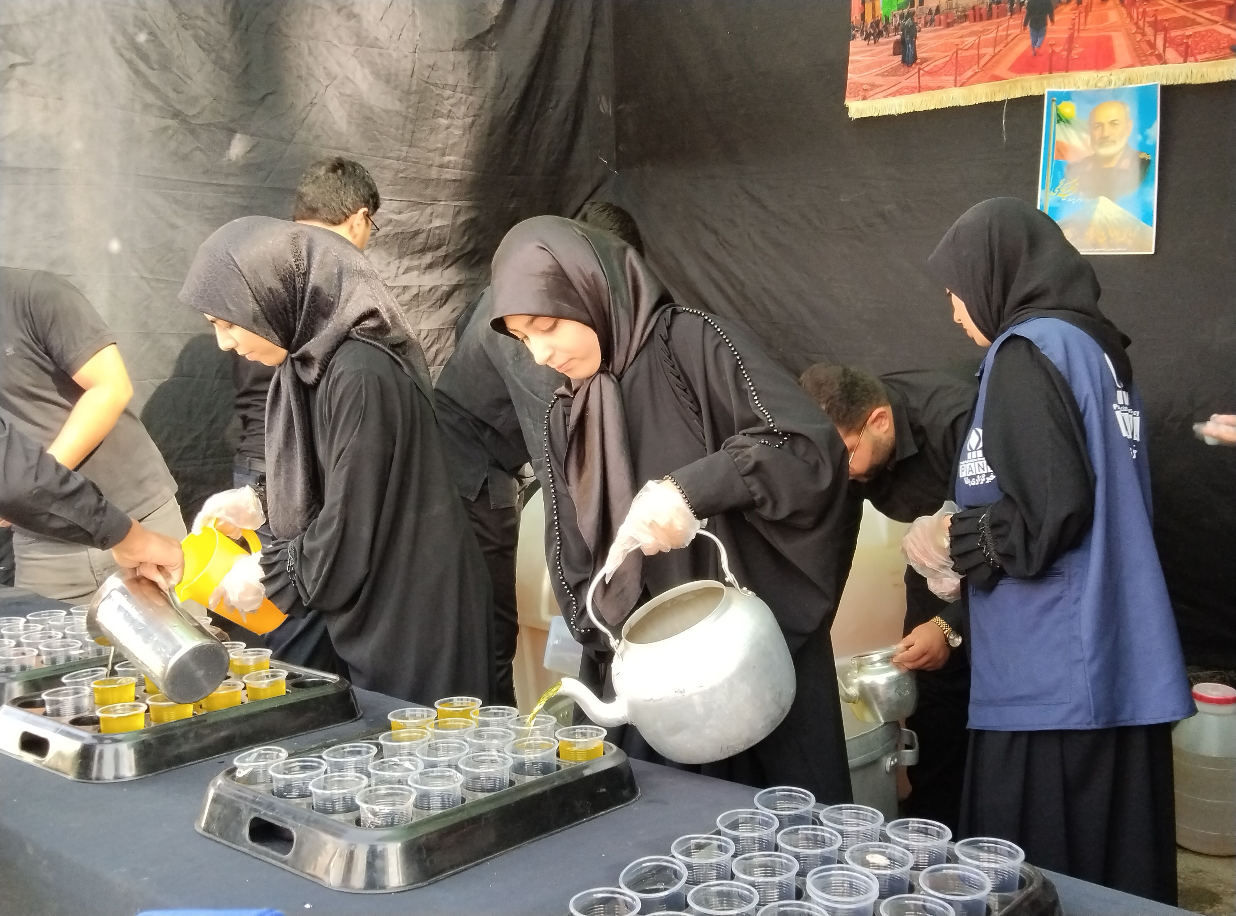 خدمت‌رسانی موکب‌‌های سازمان دانش‌آموزی و اداره‌کل آموزش و پرورش خراسان جنوبی به زائران جامانده اربعین در بیرجند