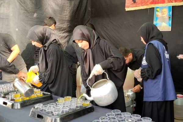 خدمت‌رسانی موکب‌‌های سازمان دانش‌آموزی و اداره‌کل آموزش و پرورش خراسان جنوبی به زائران جامانده اربعین در بیرجند