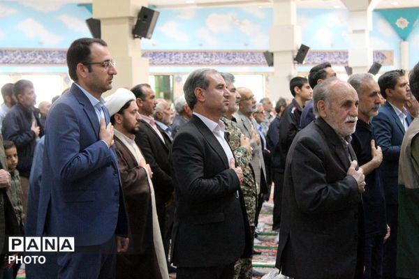 برگزاری میز خدمت آموزش و پرورش در مصلی امام خمینی(ره)