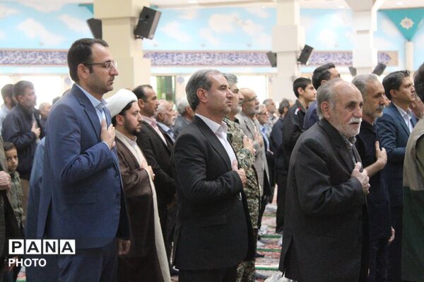 برگزاری میز خدمت آموزش و پرورش در مصلی امام خمینی(ره)