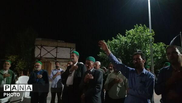 اقامه نماز جماعت همراه با اجتماعات شبانه و خیابانی در شهربار