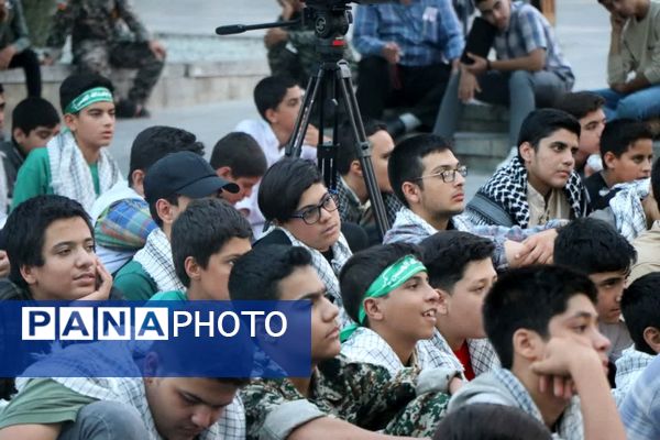 پویندگان پسر دوره ولایت (ایرانیوم ) در گلستان شهدای اصفهان 