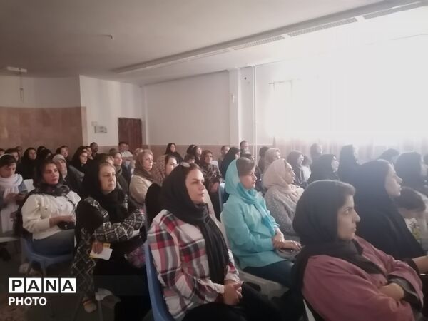 انتخابات انجمن اولیاء و مربیان در دبستان حافظه سلیمانشاهی