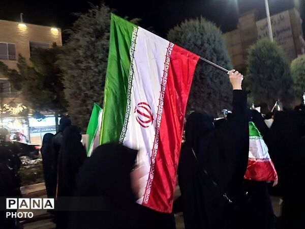 مراسم احیا در اولین شب قدر و هشتمین شب مراسم شهادت ایت الله خامنه ای 