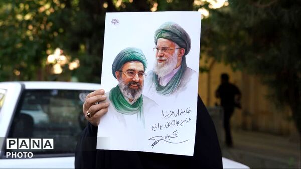مراسم تشییع پیکر مطهر شهیدان مصطفی امینی و عبدالحسین شیخ‌کوپایی در اصفهان
