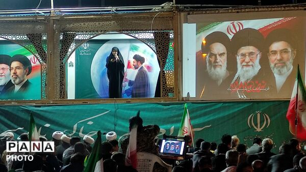 بازدید رئیس آموزش‌وپرورش از غرفه‌های فرهنگی و آموزشی؛ تأکید بر تداوم یادگیری در هر شرایط