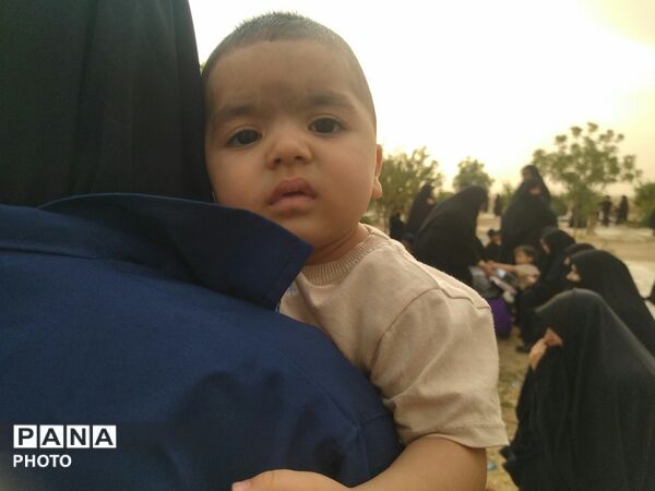 جمعیت زنان و مردان شیر دل این خاک در روستای بابان در تولدشهیدمهدی بیات 