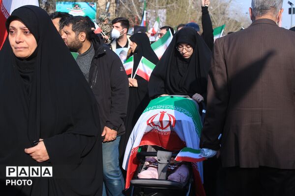 بیعت مردم تهران با سومین رهبر انقلاب