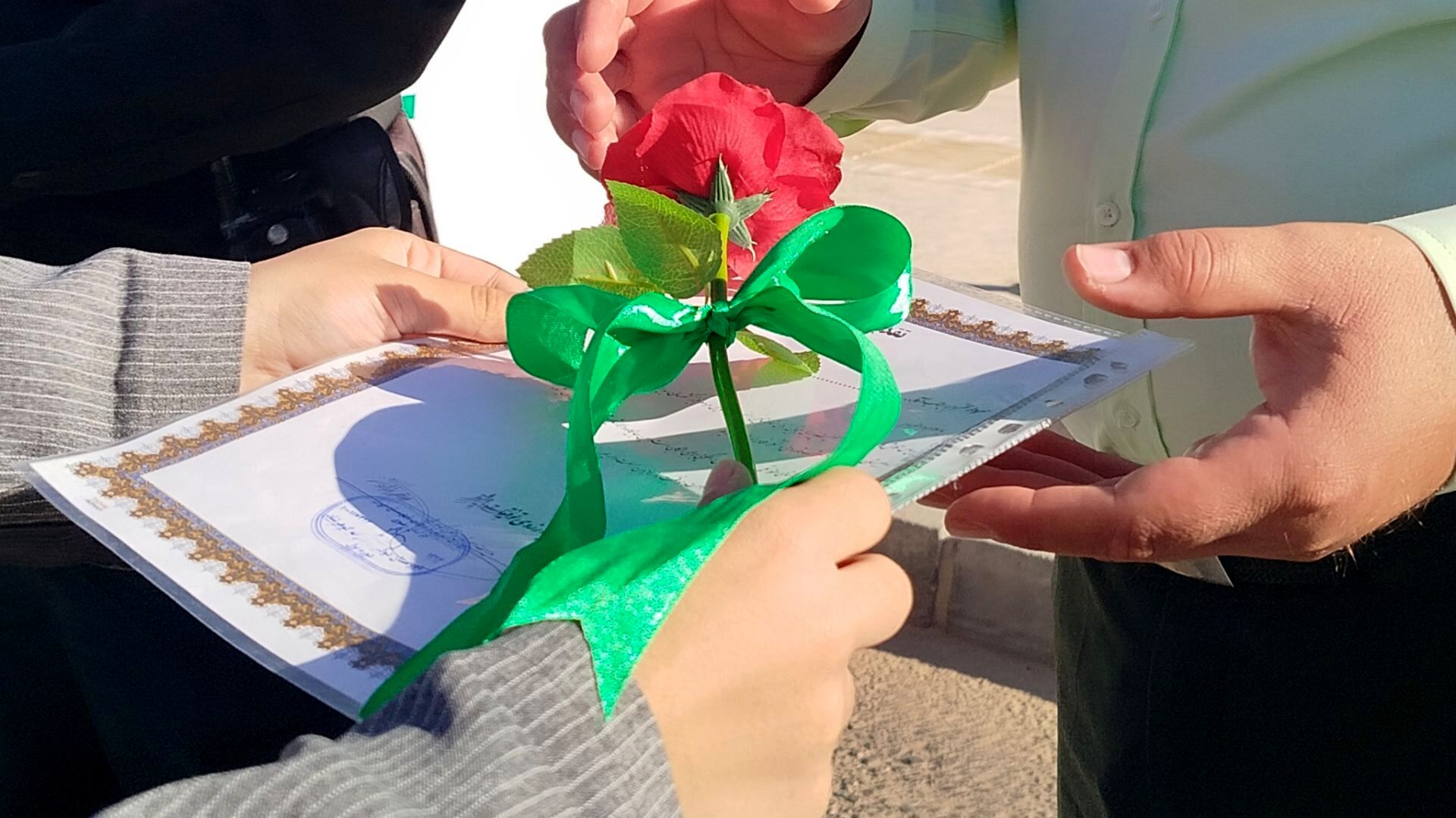 گرامیداشت هفته نیرو انتظامی در دبیرستان گوهرشاد