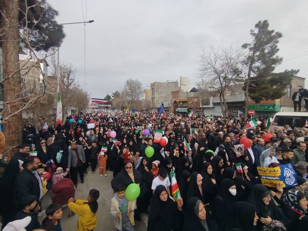 راهپیمایی 22 بهمن با حضور گسترده ای از مردم در شهرستان نیشابور