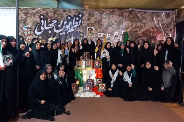 خاطره گویی فرماندهان واحدهای حوزه یک بسیج دانش آموزی قم در پاتوق نوجوان مبارز