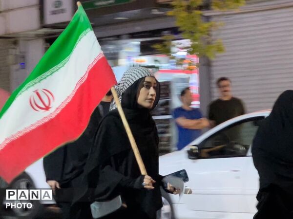 حضور مردم غیور کرج در هشتاد و یکمین شب از تجمعات مردمی