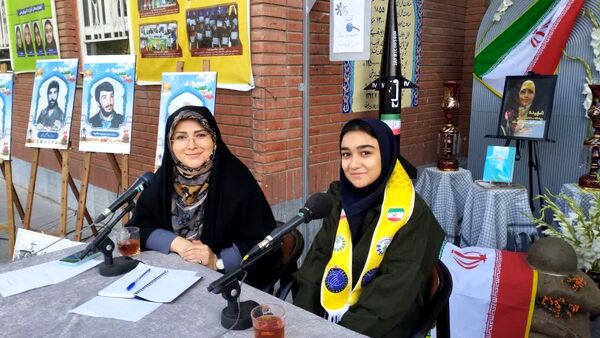 نواخته‌شدن زنگ مهر در مدرسه فرزانگان ۴ مشهد