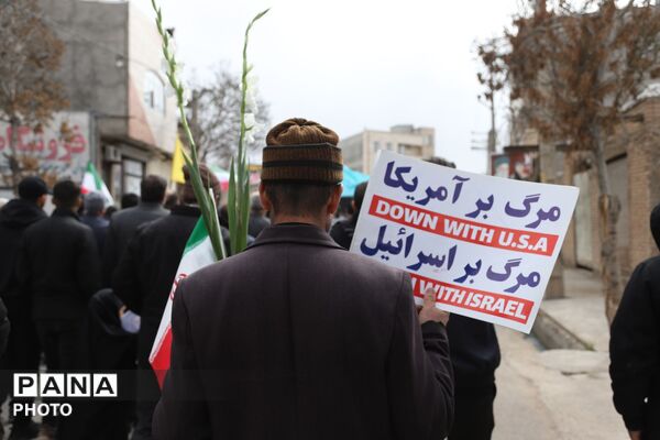 خروش جمعیت روستای مایان سفلی در تشییع پیکر مطهر شهید ابوالفضل خراج مایان