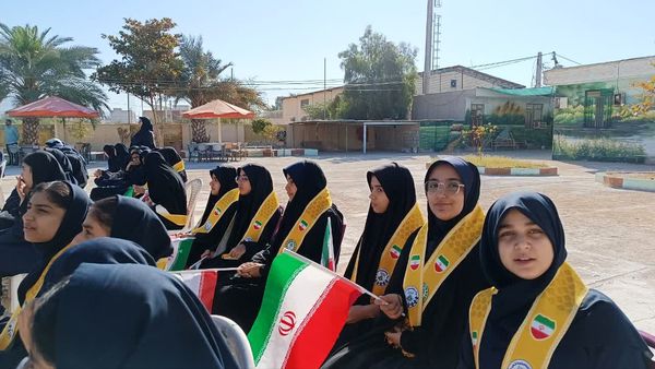 زنگ انقلاب در مدارس پارسیان نواخته شد 