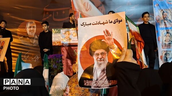 آیین وداع با پیکر دانش آموز شهید محمد حسین دهقان در قم