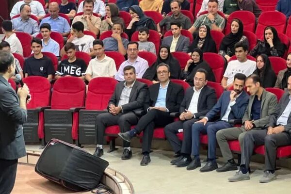 دانش‌آموزان تیزهوش باید در کنار علم‌آموزی، برای زندگی واقعی آماده شوند