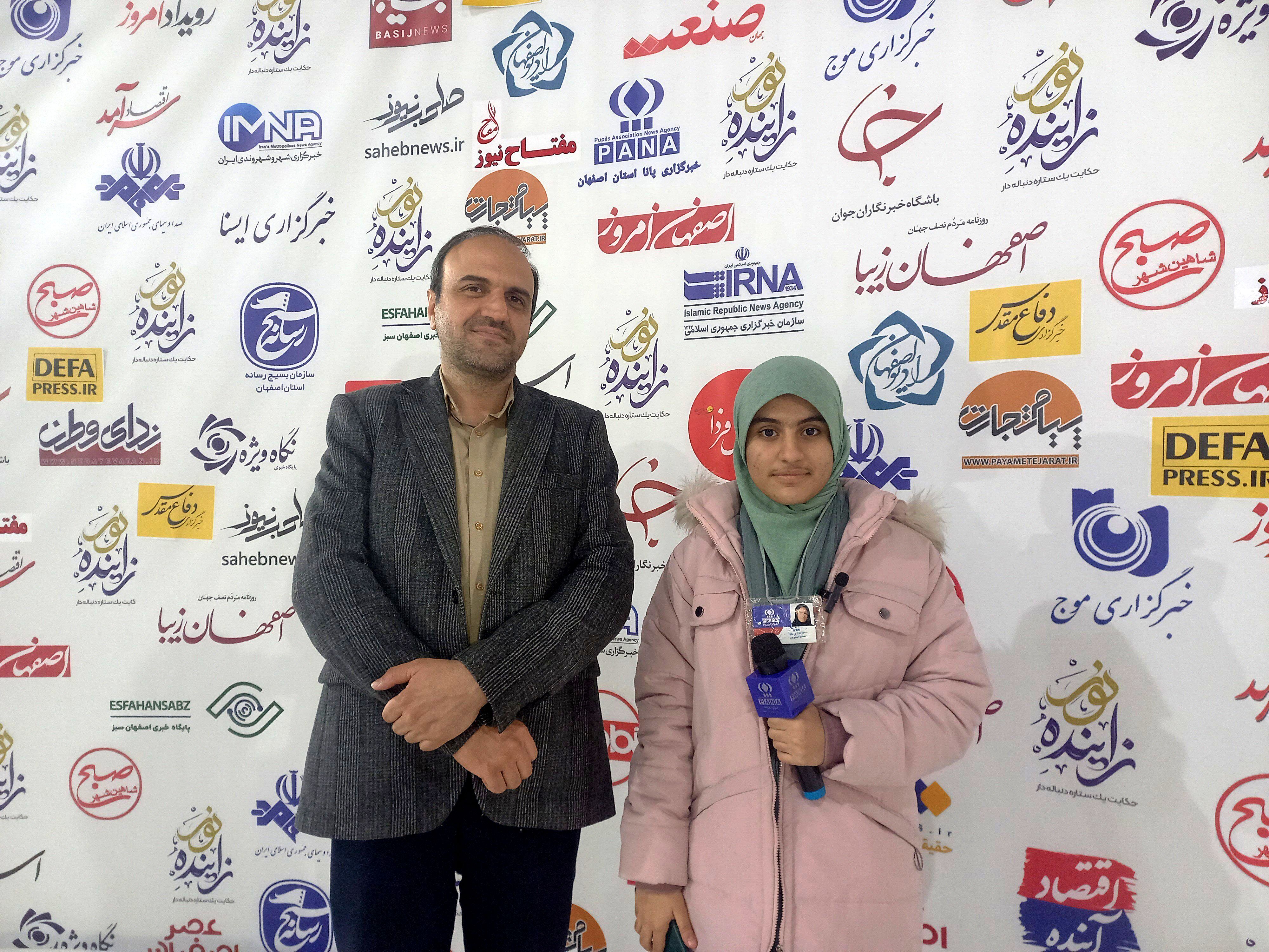 آشنایی با پیشرفت‌های کشور، روحیه امید را در دانش‌آموزان ایجاد خواهد کرد
