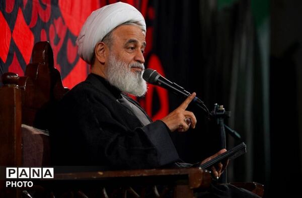 خیابان، مسافر بی‌ تاب محرم