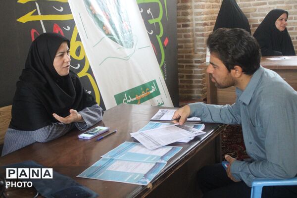 برپایی میز خدمت در هفته آخر اردیبهشت ماه 
