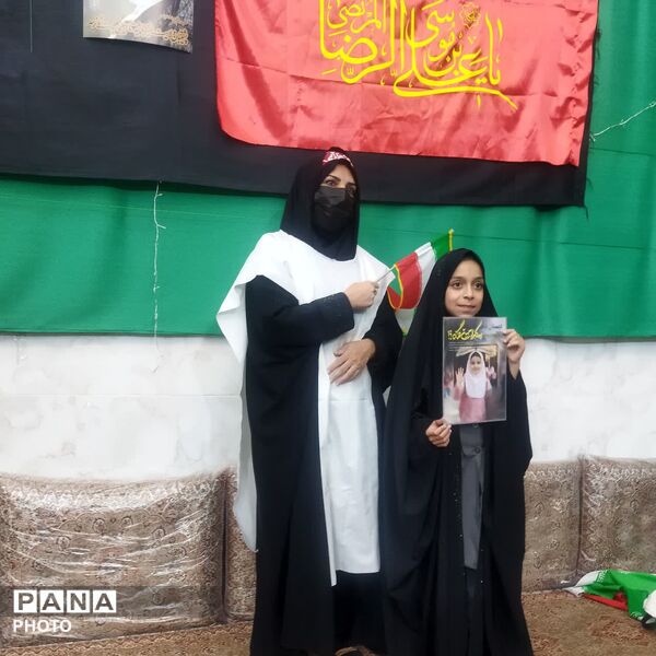 رژه بانوان بسیجی در شهر تفت