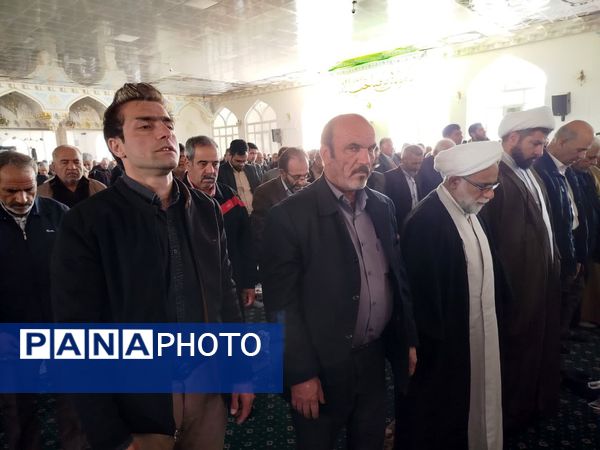 نماز جمعه در کاشمر 